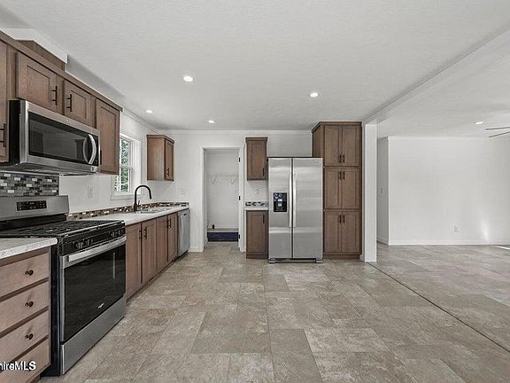 4th image of 395 Cheshire Rd #107