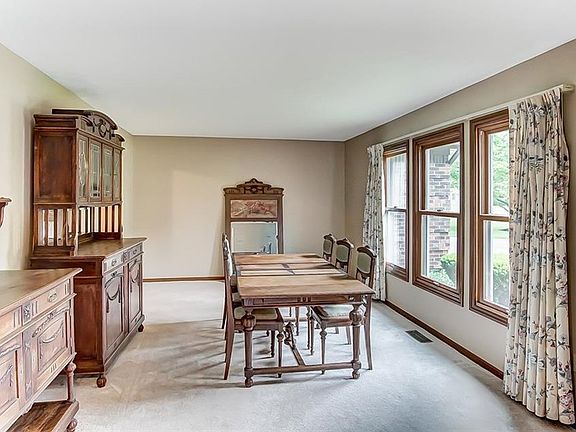 2nd image of 3946 Walnut Grove Ln