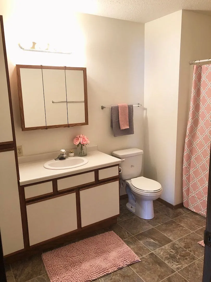 Archway Apartments — Photo 4