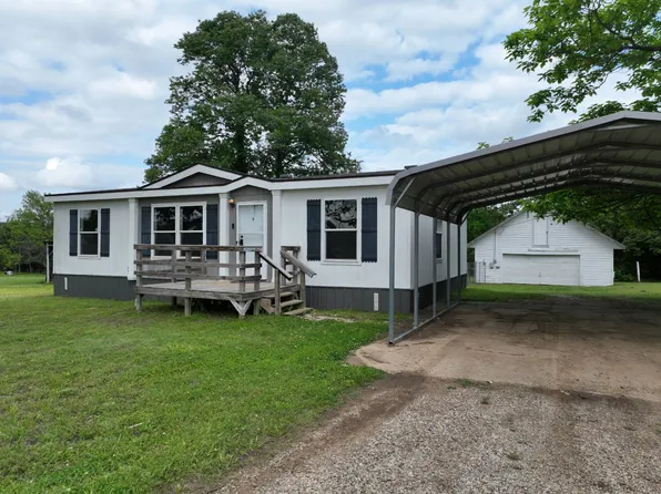 995 N 4250th Rd, Hugo, OK 74743