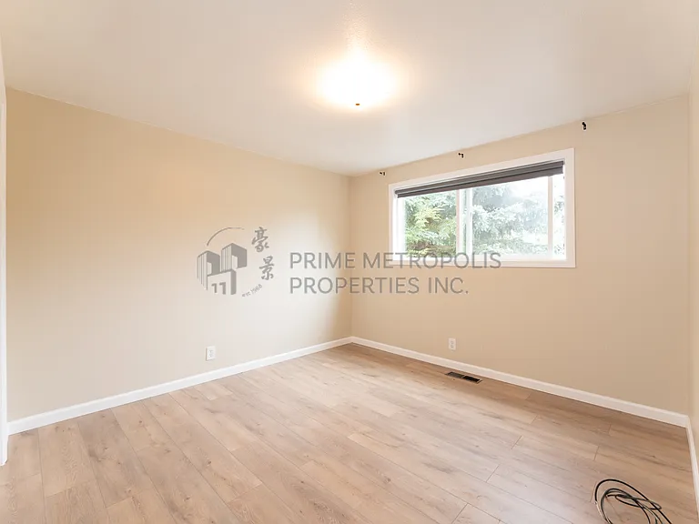 18003 Wayne Ave N — Photo 12