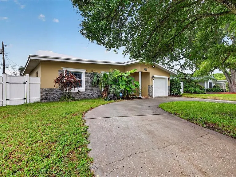 12496 136th Ln — Photo 37