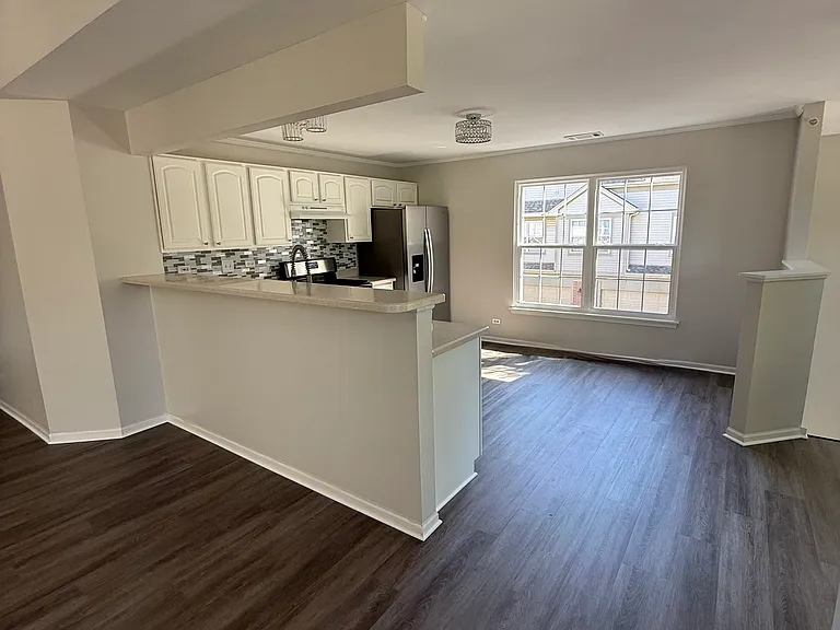 2276 Vanderbilt Dr — Photo 8