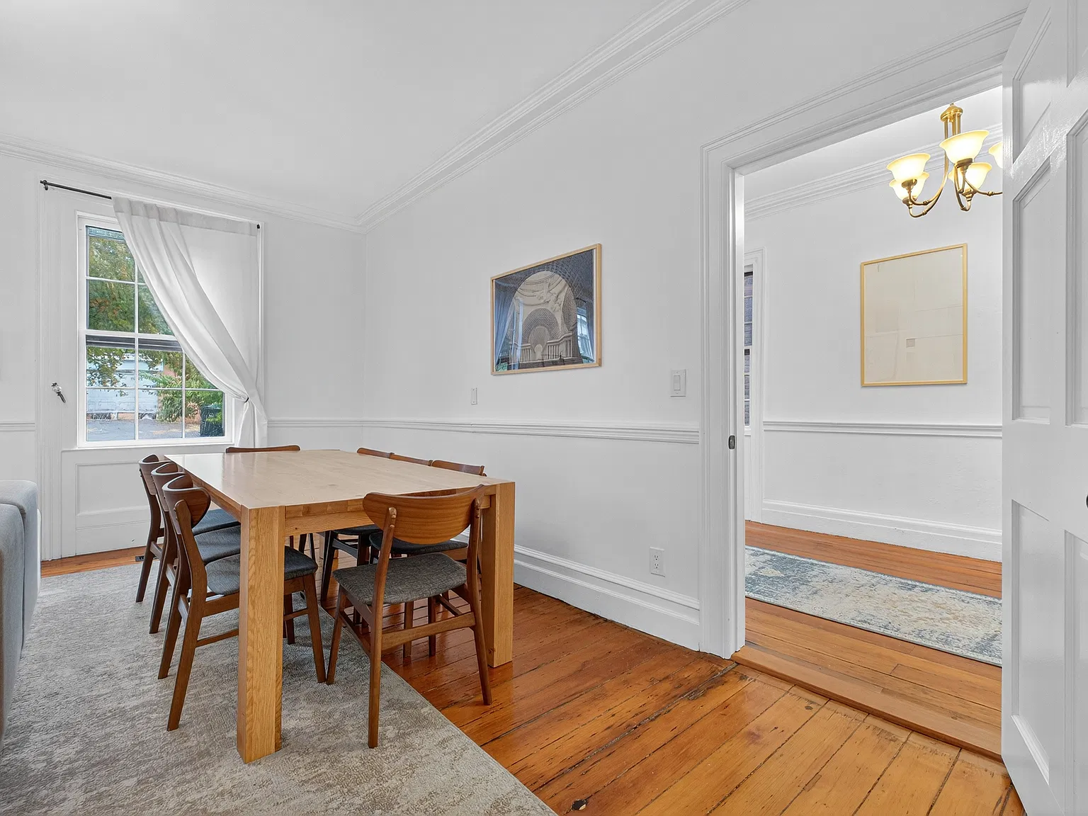 5 bed, 3640 sqft, $4,500 — Photo 3