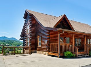 415 Big Bear Way, Pigeon Forge, TN 37863