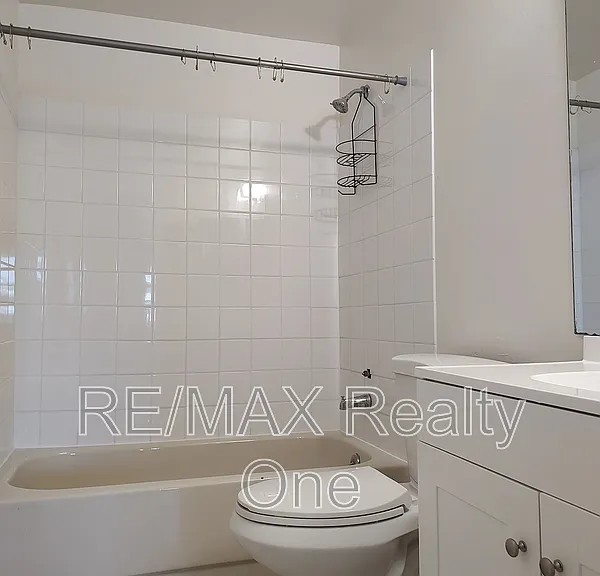 74 S Washington St #5 — Photo 4