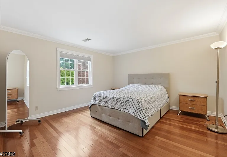 67-75 New England Ave #69B — Photo 9