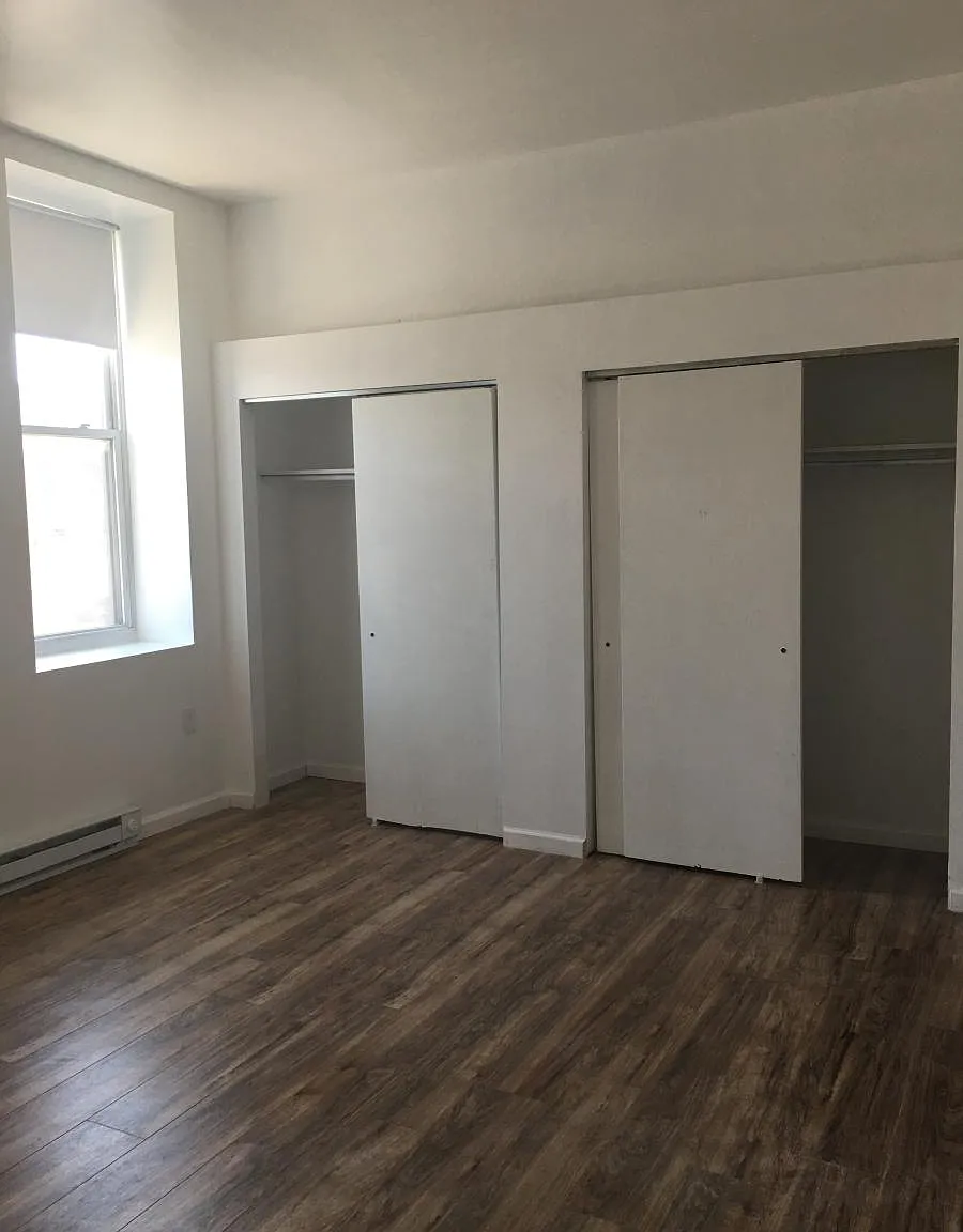2 bed, 1000 sqft, $1,675 — Photo 2