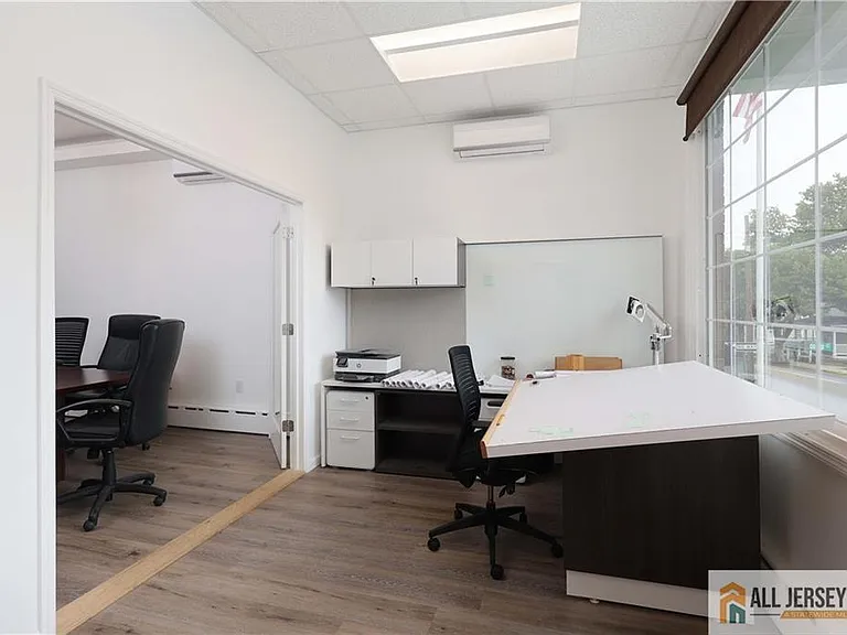 215 Washington Rd — Photo 19