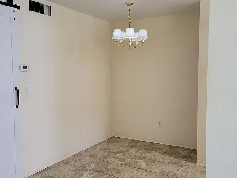 321 35th Ave N #D-3 — Photo 3