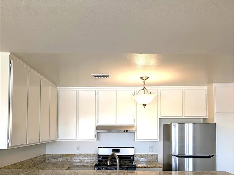 17330 Chatsworth St #9 — Photo 4