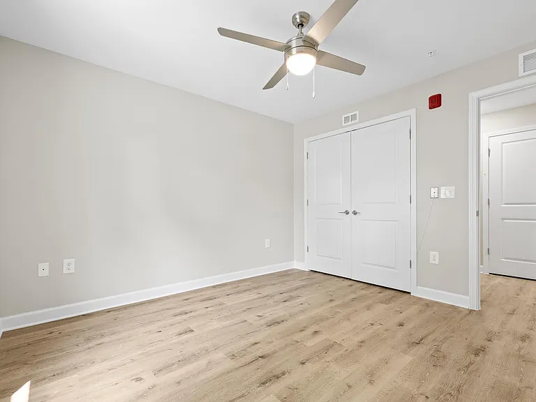 Bluebird Commons — Photo 17