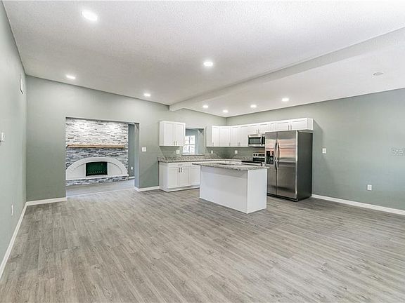 4th image of 8567 Gardenia Dr