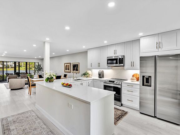 2nd image of 5056 Oakhill Lane #815