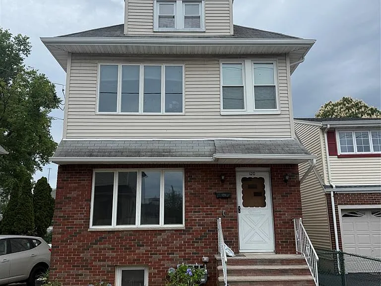 120 Market St — Photo 1