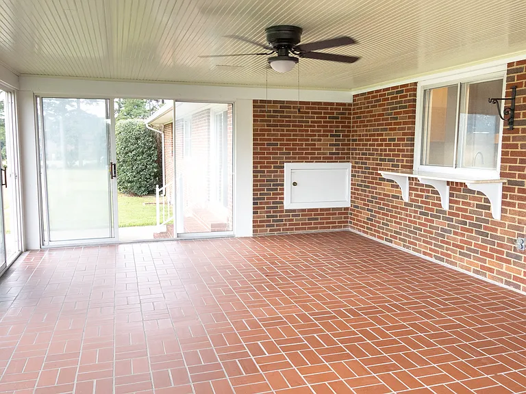10521 Chalkley Rd — Photo 17