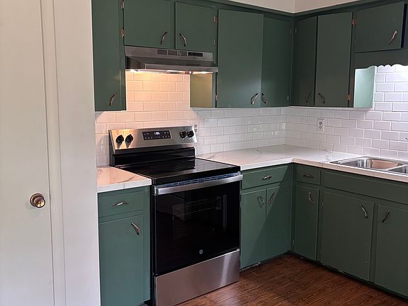 5th image of 2405 Broadview Ave
