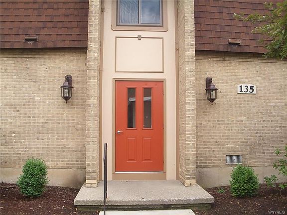 5th image of 135 Charter Oaks Dr APT 4