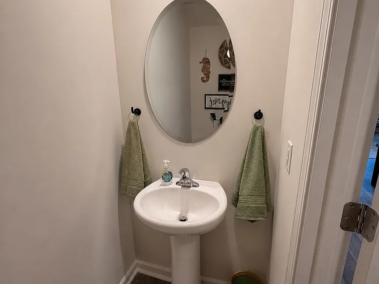 211 Seymour Village Dr — Photo 3