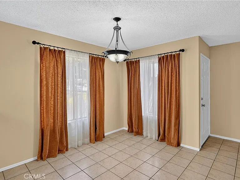 659 N Lark Ellen Ave — Photo 10