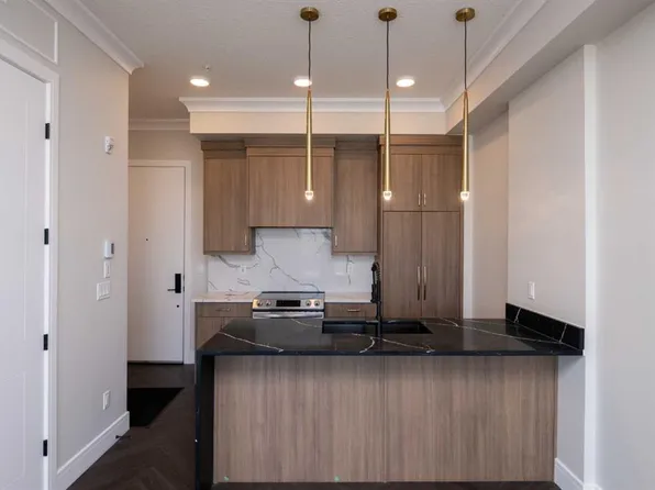 330 N Dieppe Dr SW #607, Calgary, AB T3E 7A6