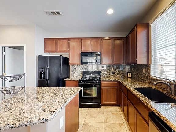 5th image of 5934 Parkside Dr