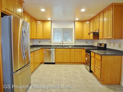 4th image of 2960 Aetna Way