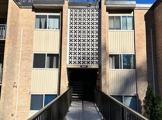 5101 Crossfield Ct APT 11, Rockville, MD 20852