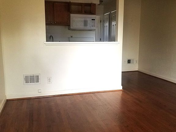 5th image of 7707 Lindbergh Dr APT J