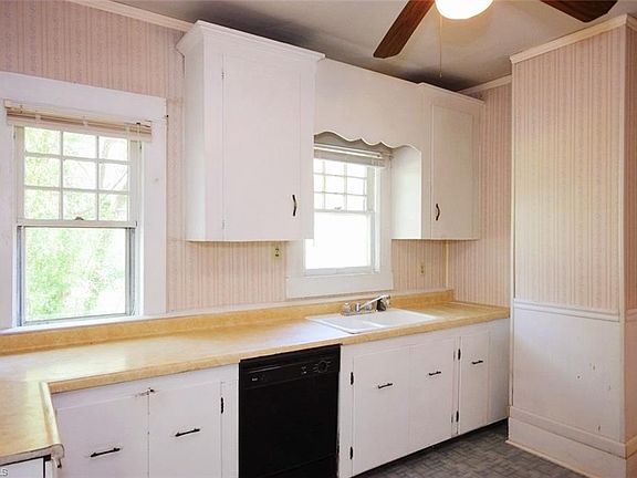 5th image of 2711 Grimsley St