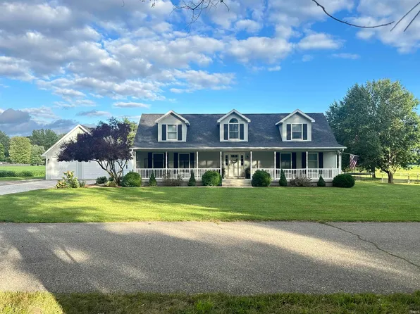 711 W Maple St, Cayuga, IN 47928