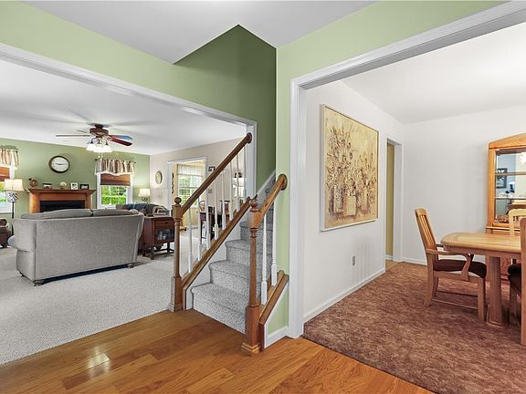 3rd image of 371 Willow Ave