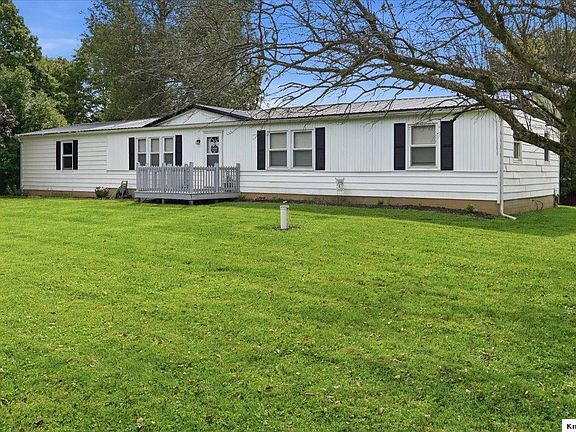 3rd image of 15934 Wooster Rd