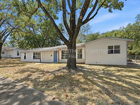2nd image of 13 Macarthur Dr