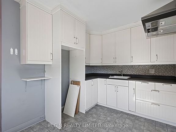 3rd image of 90 Dunkirk Dr