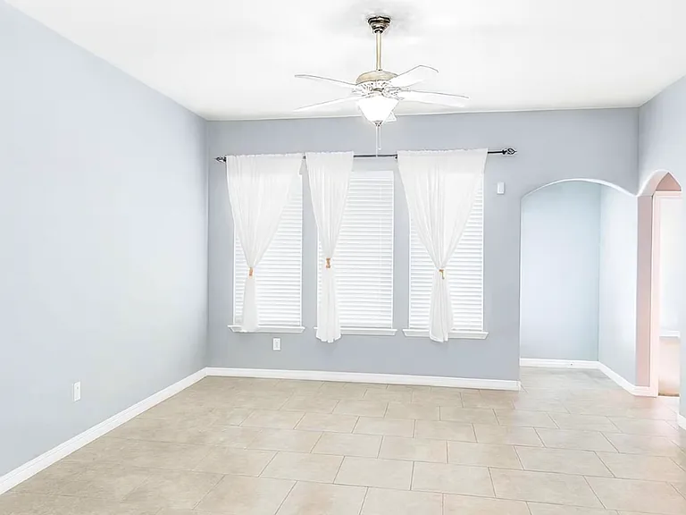 Jillian Ct — Photo 15