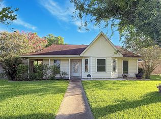 446 Countryside Dr, West Columbia, TX 77486