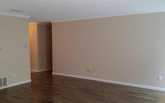 3rd image of 1506 Greenfield Dr