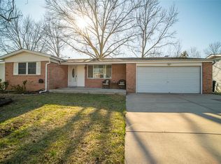 709 Wild Walnut Ln, Ballwin, MO 63021