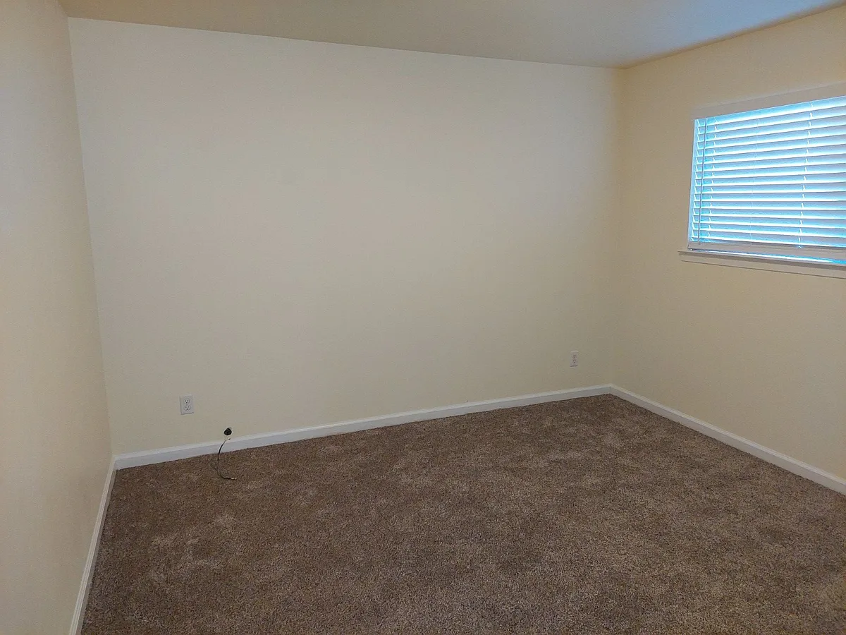Building Photo - 3815 Forest Ave #A