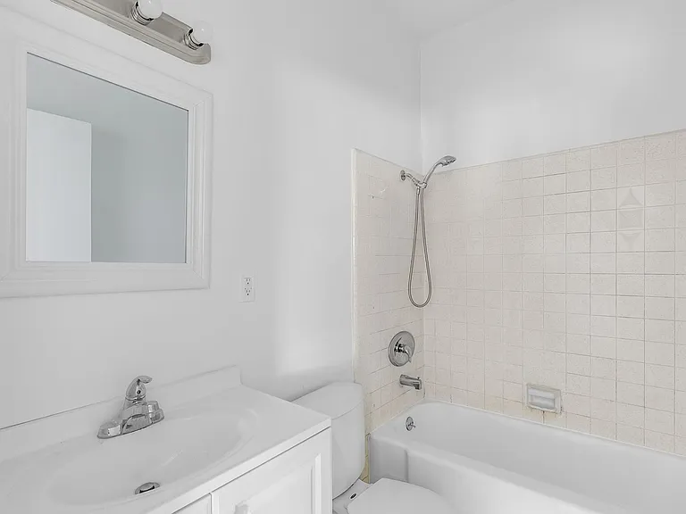14106 Delano Street — Photo 11