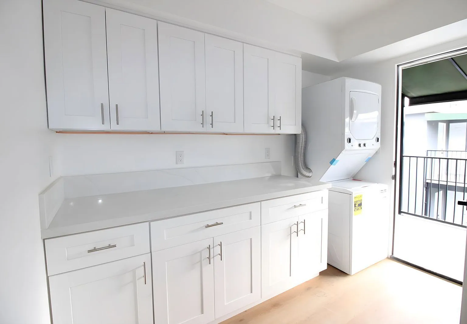 3 bed, 1.0 bath, $4,488 — Photo 2