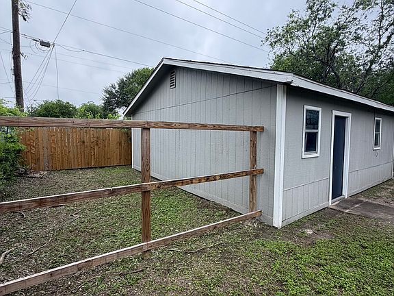 3rd image of 5510 PLUMTREE DR