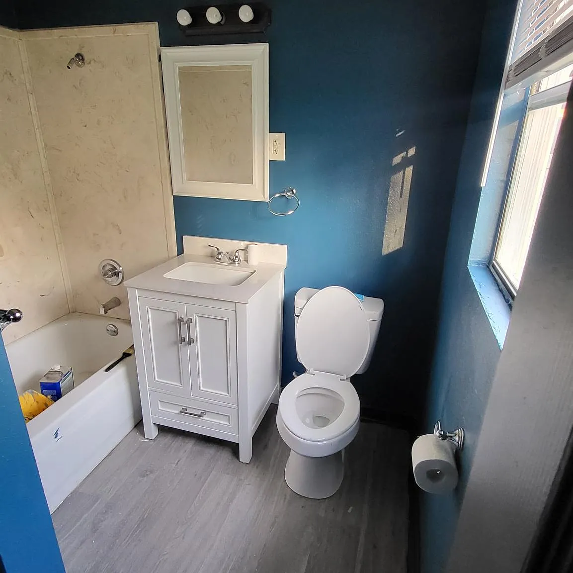 710 W Avenue J — Photo 4