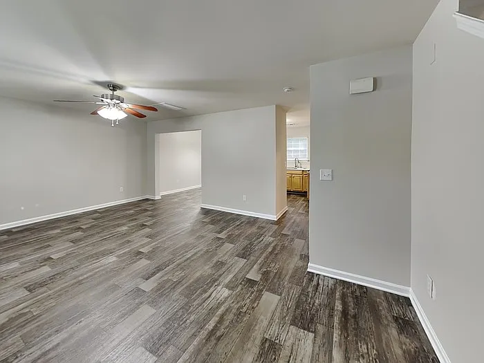 3 bed, 2.5 bath, 1561 sqft, $1,795 — Photo 4