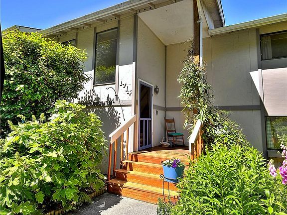 2nd image of 1714 9th St SE