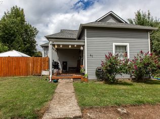 41 N J St, Cottage Grove, OR 97424