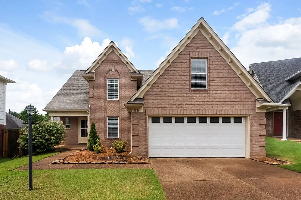 4 bed, 2.5 bath, 1974 sqft, $2,195 — Photo 1