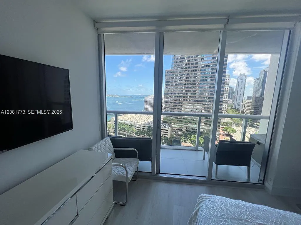 Icon Brickell Condo No 3 — Photo 4