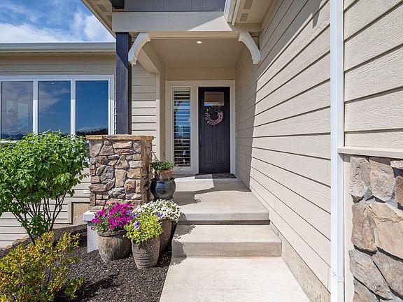 3rd image of 547 W La Strada Cir